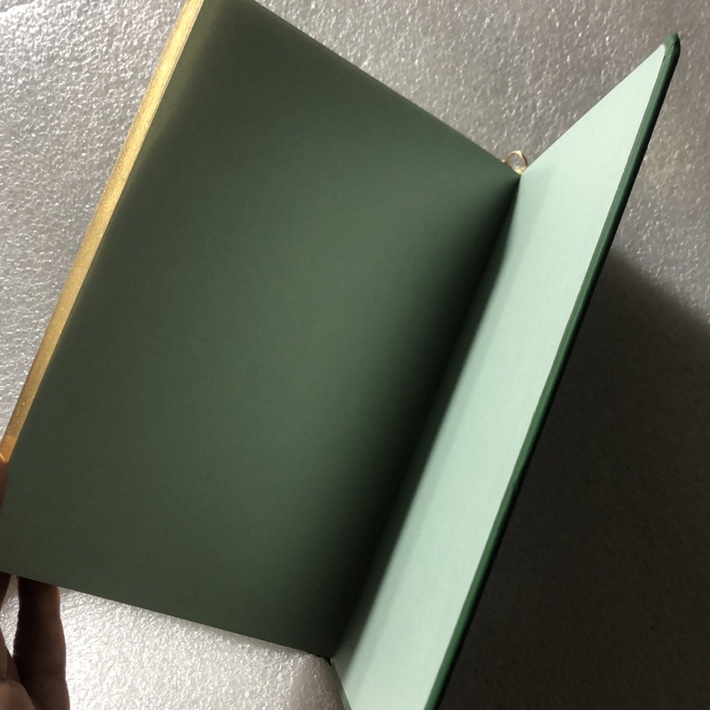 Alphabet “R” note book with golden details - Picture 13 of 17